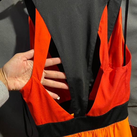 BeBe cutout Dress - Picture 3 of 4